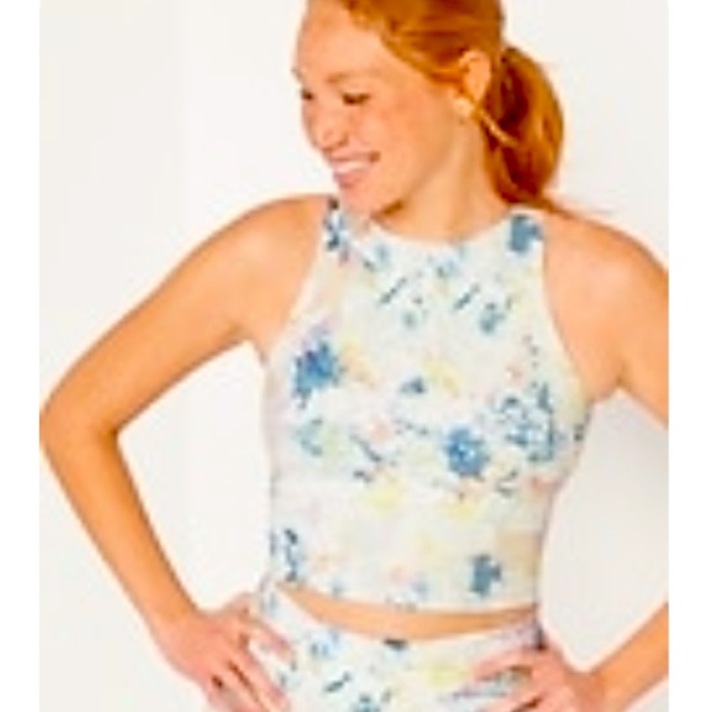 Light Support PowerChill Longline
Sports Bra Tank for Women